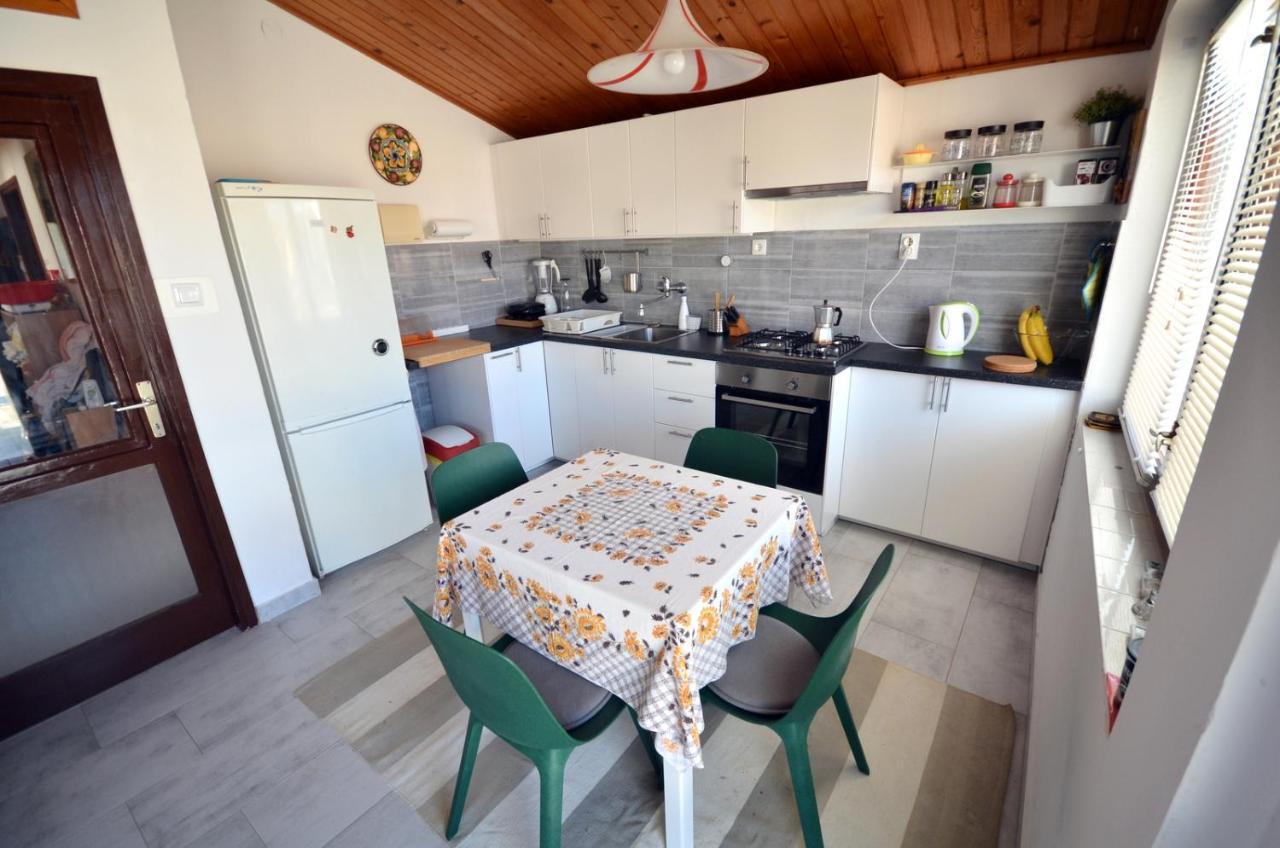 Blue Sky Apartment Примоштен Экстерьер фото