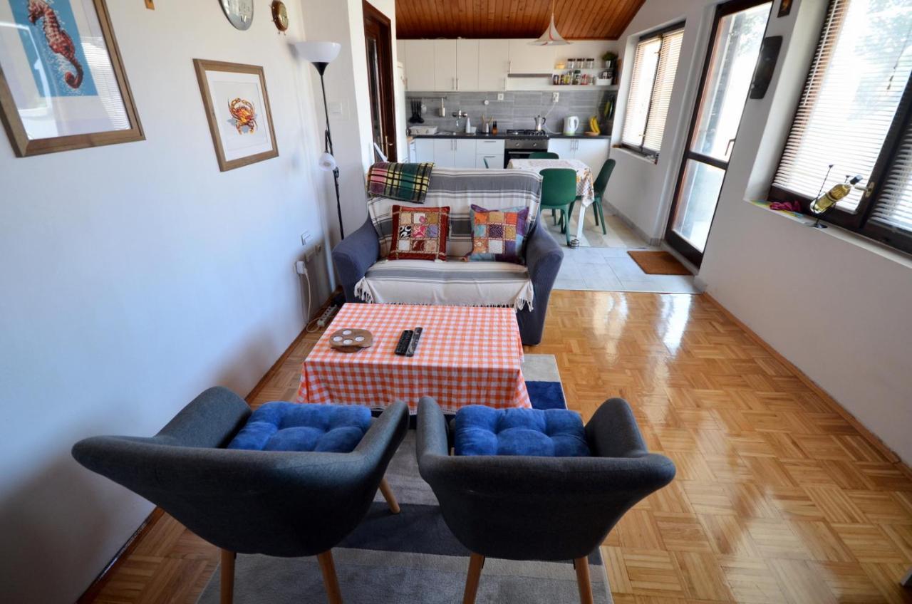 Blue Sky Apartment Примоштен Экстерьер фото