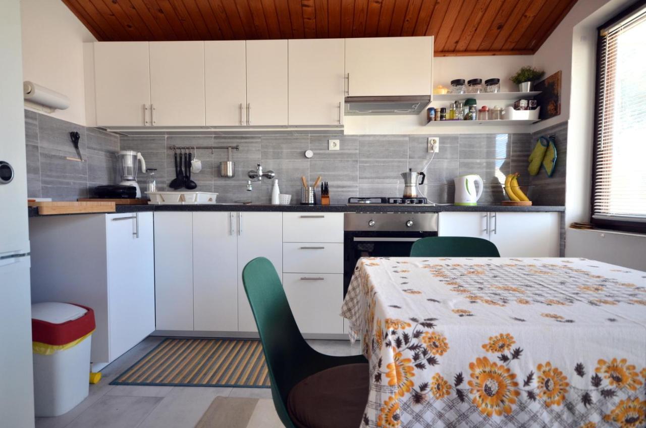Blue Sky Apartment Примоштен Экстерьер фото